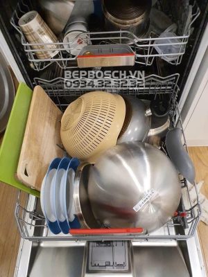 z3411709397594 704d2a7de091bc5ac70a936028dfdacb Máy rửa bát Bosch SMS88TW02M