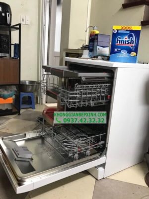z3620375881017 8420d787848090627885ae9c83d7f41d 1 MÁY RỬA CHÉN BÁT BOSCH SMS23BW01T NHẬP KHẨU CHÂU ÂU MÀU TRẮNG SANG TRỌNG TOẢ SÁNG KHÔNG GIAN